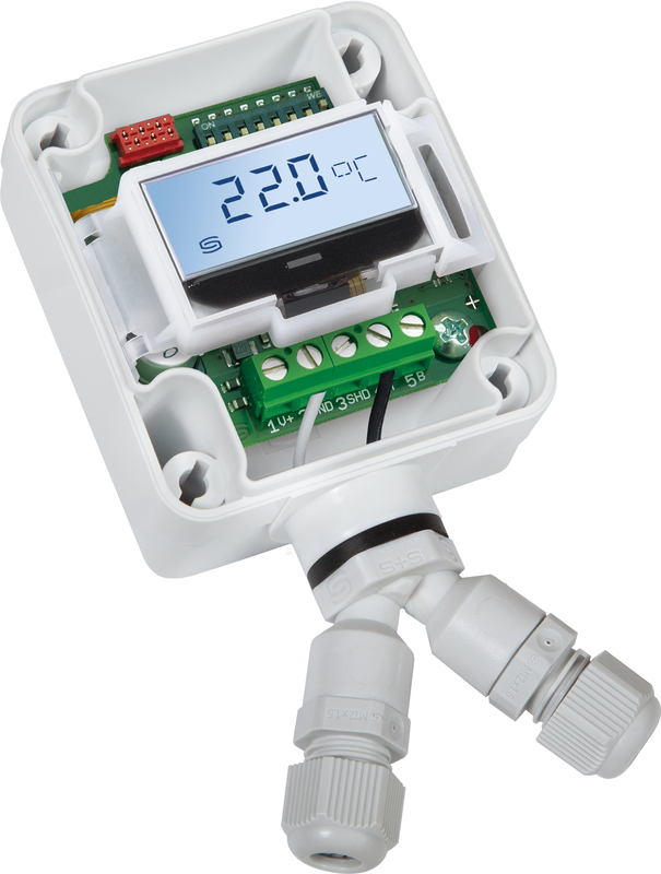 Geöffneter Temperaturfühler mit Display und Anschlussklemmen