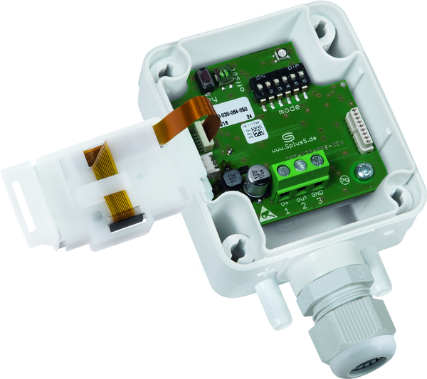 PREMASGARD 2120-SD LCD, mit geöffneter Abdeckung und LCD-Anzeige - S+S Regeltechnik