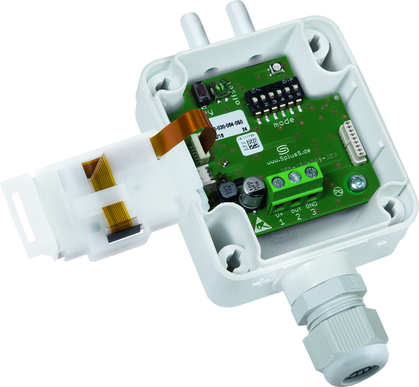 PREMASGARD 1116-U LCD, mit geöffneter Abdeckung und LCD-Anzeige - S+S Regeltechnik