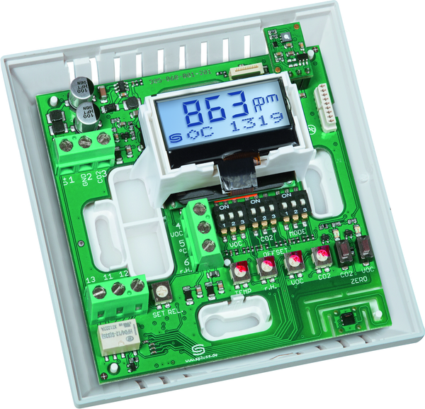 AERASGARD RFTM-LQ-CO2-W LCD, mit geöffneter Abdeckung und sichtbarer Platine, mit Sinterfilter - S+S Regeltechnik